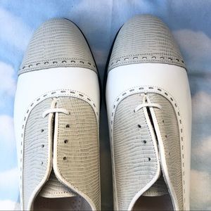 FootJoy Vintage Woman’s Golf Shoes Size 7.5.